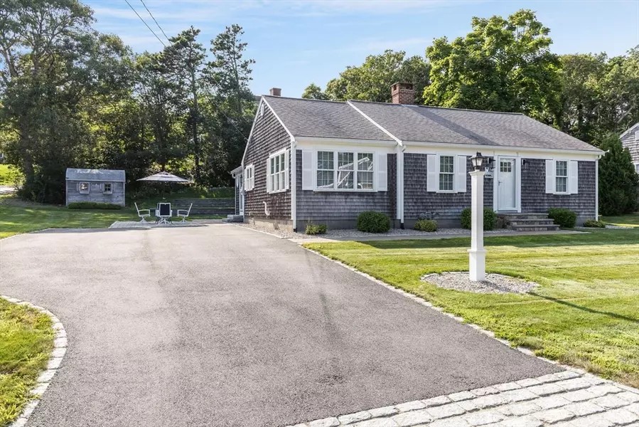 100 Deep Hole Rd, Harwich, MA 02646