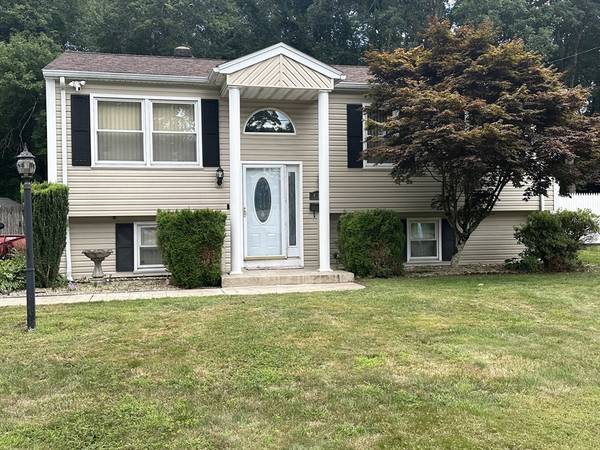 432 Valley Rd, New Bedford, MA 02745