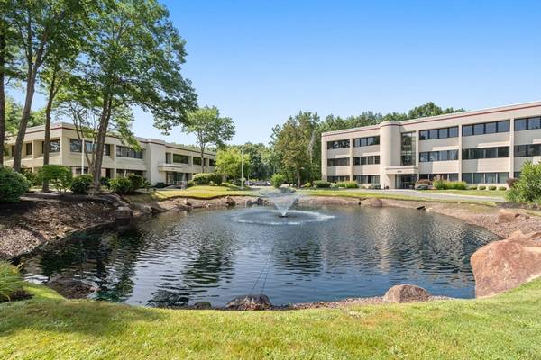 220 Broadway #103, Lynnfield, MA 01940