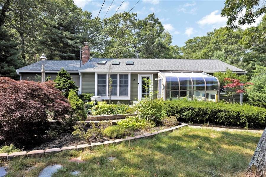 67 Cliff Rd, Bourne, MA 02532