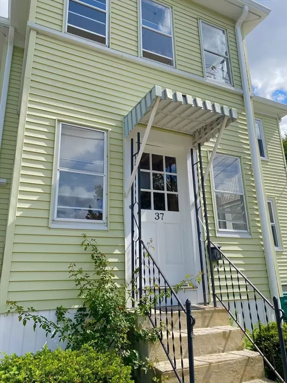 Norwood, MA 02062,37 Walnut St #1