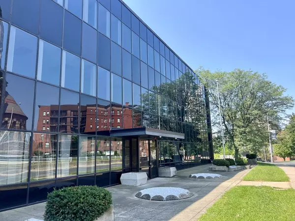 Springfield, MA 01103,50 Maple St
