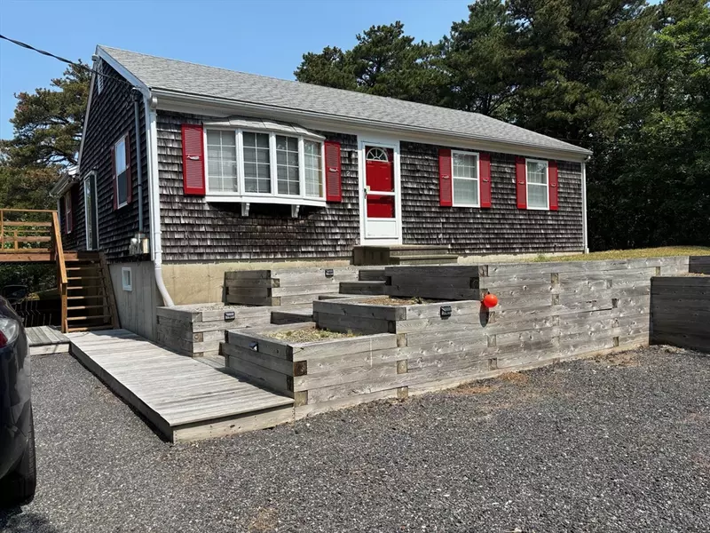 2 Sylvan Ln, Truro, MA 02666