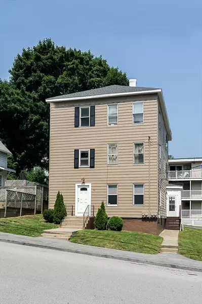 62 Whipple St, Worcester, MA 01607