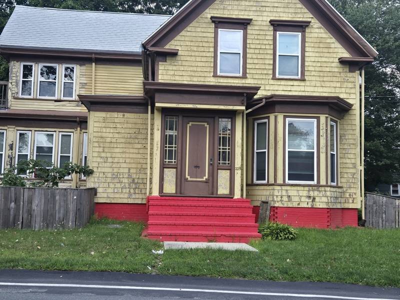 229 West Chestnut St, Brockton, MA 02301