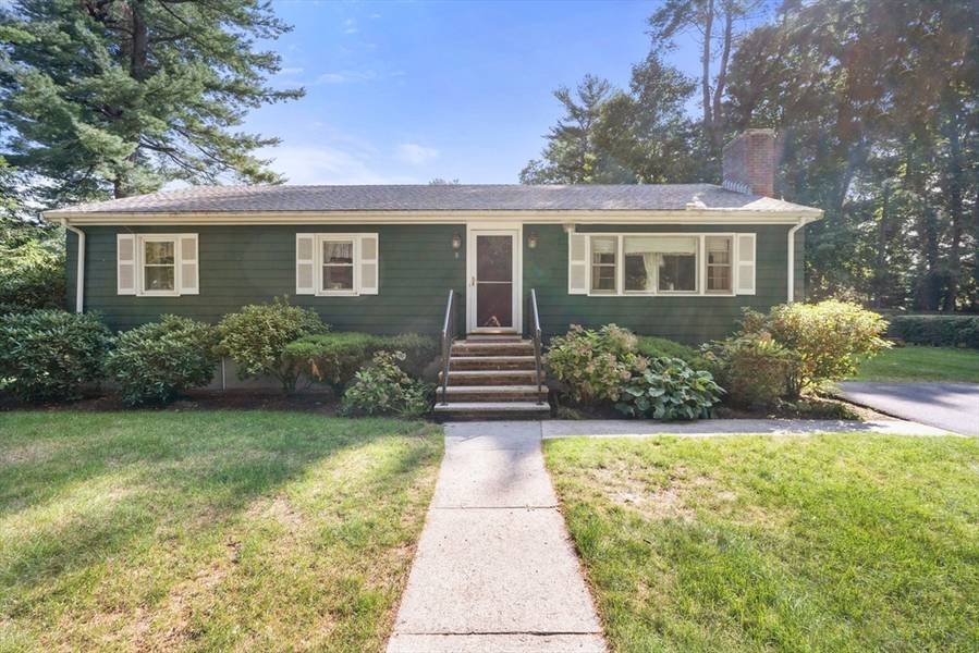 8 Oakdale Ave, Wellesley, MA 02482