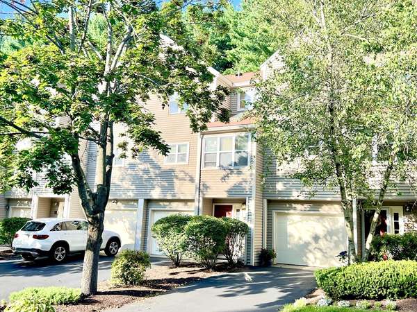 23 Thayer Pond Dr #4, Oxford, MA 01537