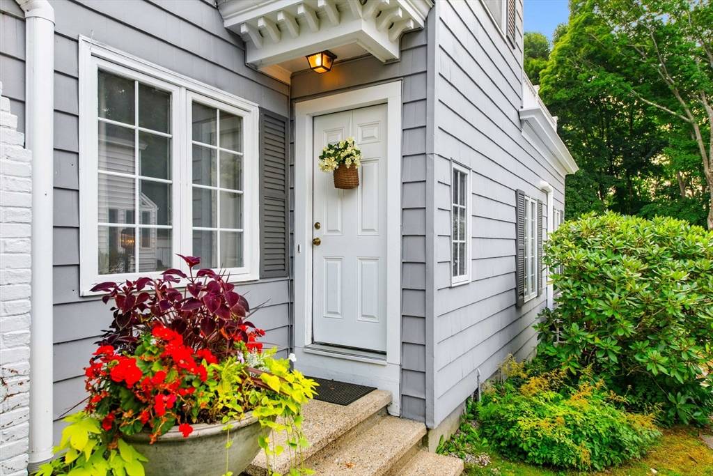 Lowell, MA 01852,31 Garden Rd