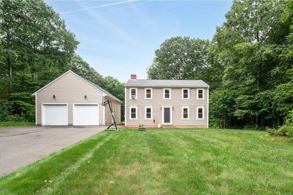 8 Laurel Street, Hubbardston, MA 01452