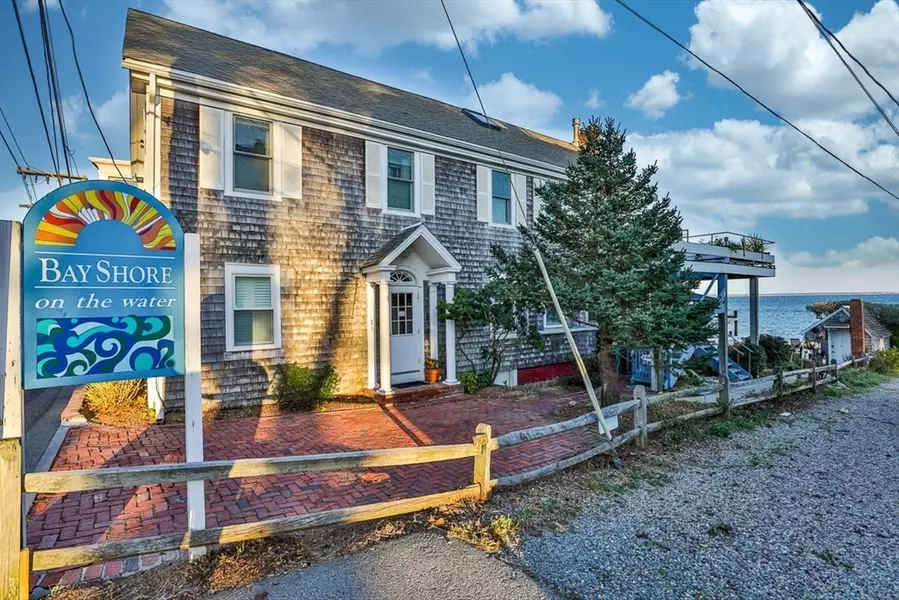 493 Commercial St #1, Provincetown, MA 02657