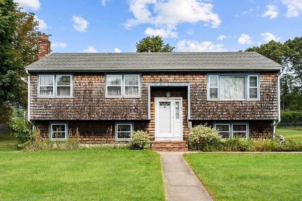 40 Holmes Ave, Brockton, MA 02302