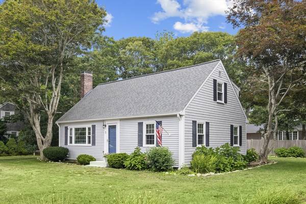 3 Cooper Rd, Falmouth, MA 02536