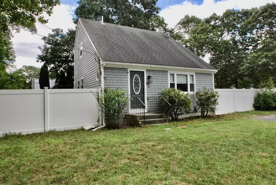 45 Leisure Ln, Wareham, MA 02538