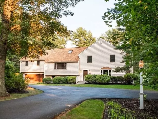 Duxbury, MA 02332,8 Cordwood Path