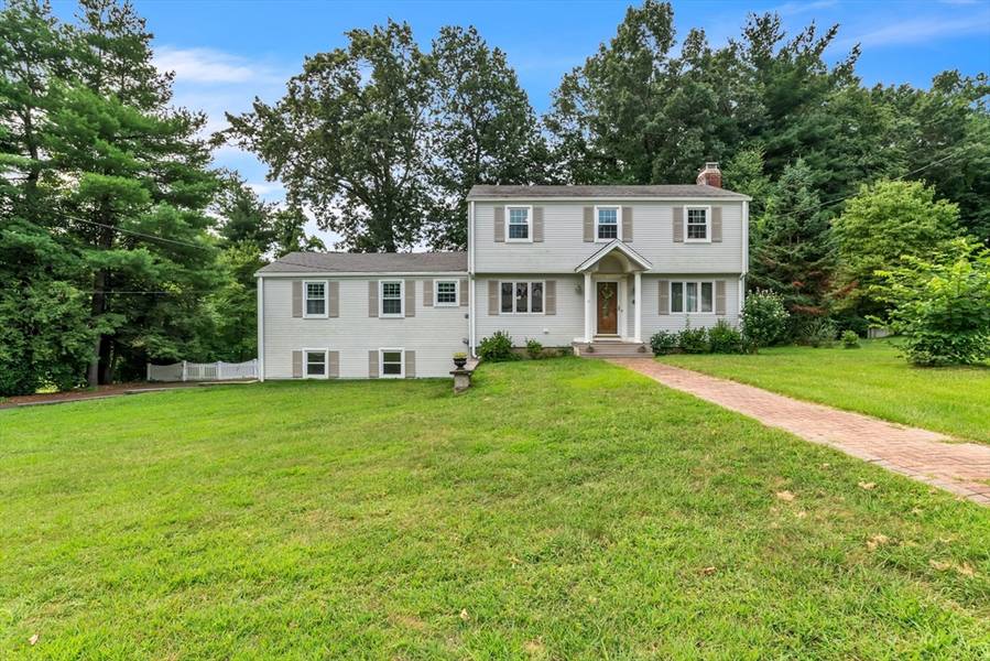 42 Ridgecrest Dr, Westfield, MA 01085