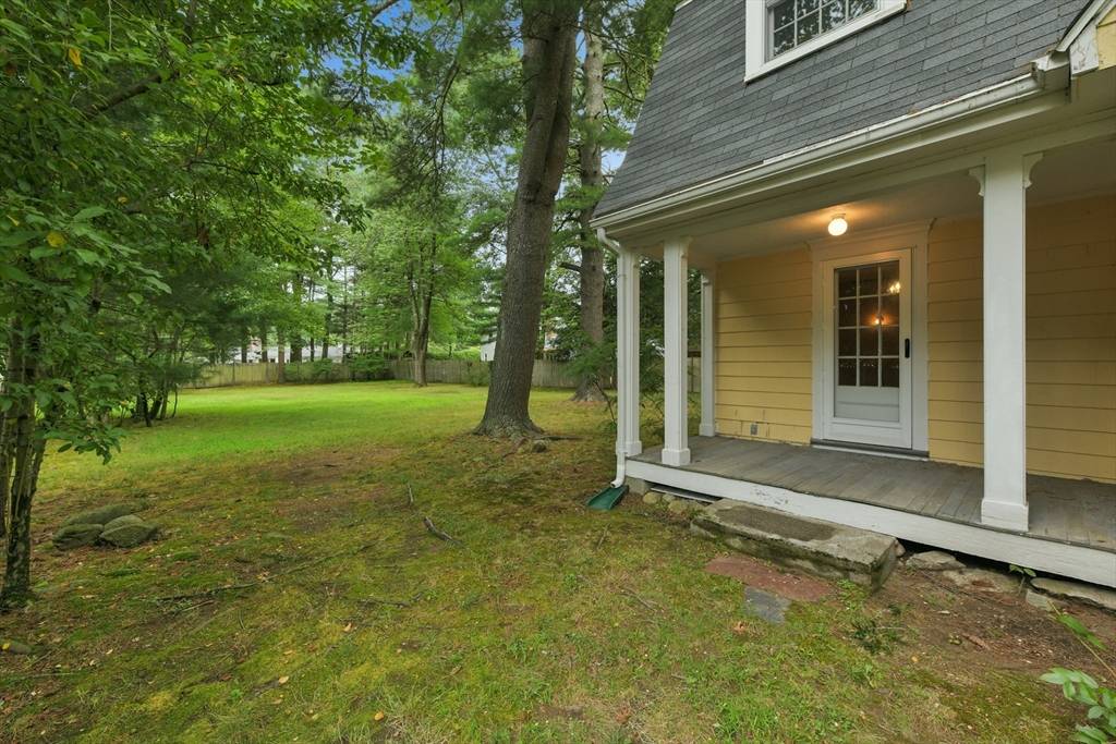 Walpole, MA 02081,591 Common St