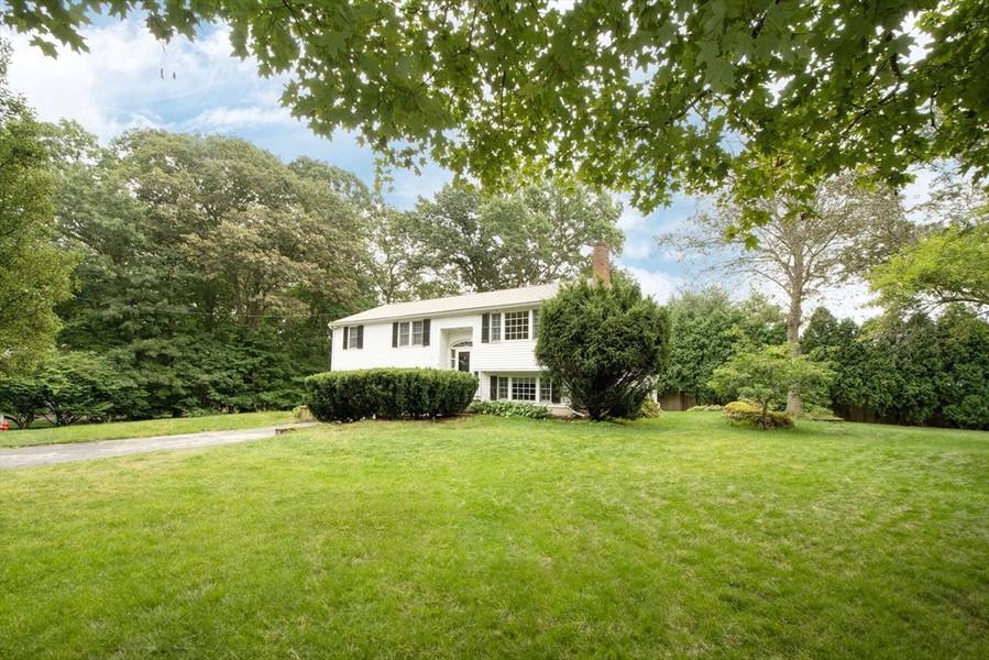 21 Windsor Dr, Hingham, MA 02043