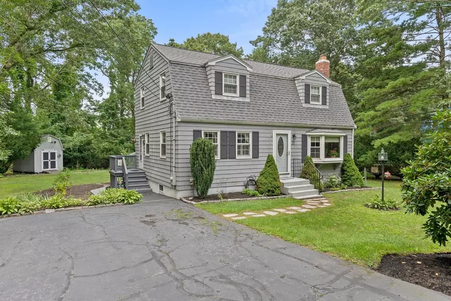 31 Orchard Rd, Marshfield, MA 02050