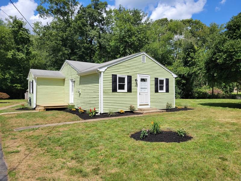 20 Pleasant St, Rehoboth, MA 02769