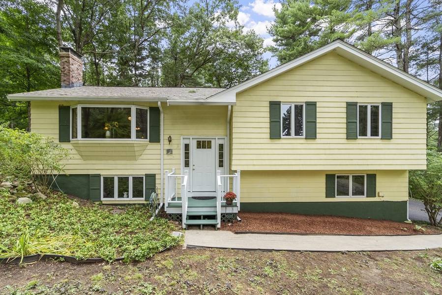 17 Belmont Drive, Chelmsford, MA 01824