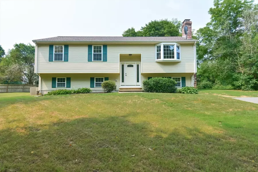 63 Chestnut Hill Rd, Millville, MA 01529