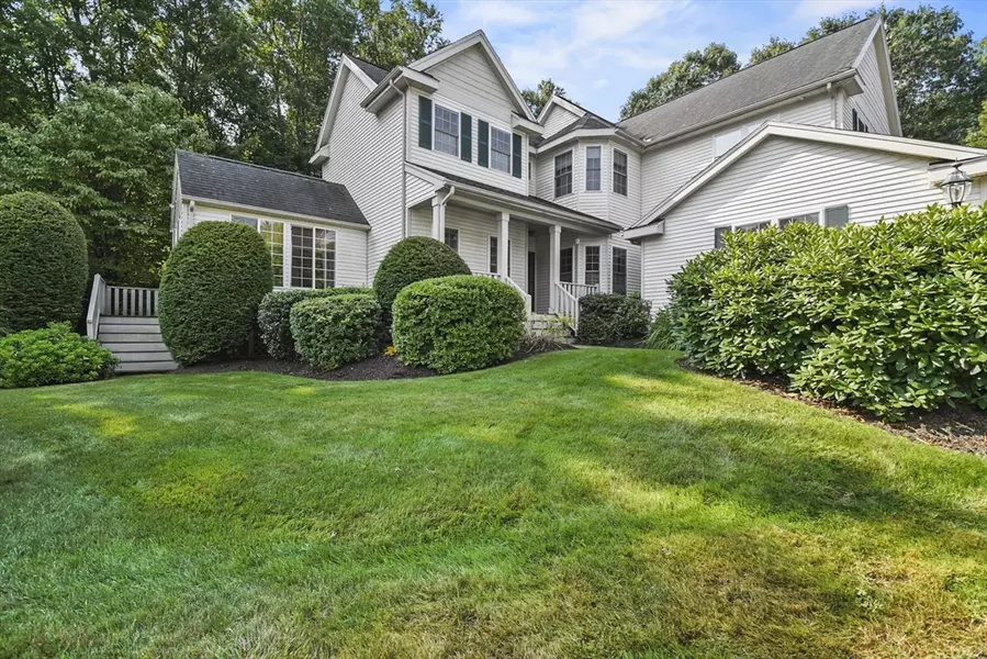 55 Village Cir #55, Milford, MA 01757