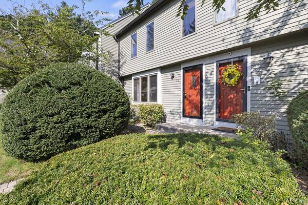 5 Village Way #E, Norton, MA 02766