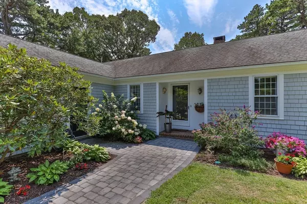 Sandwich, MA 02537,22 June Ln