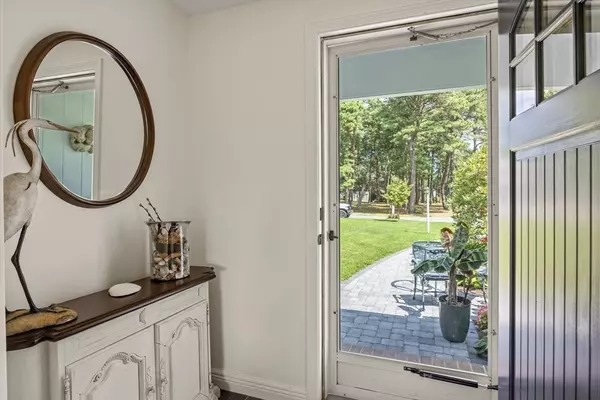 Sandwich, MA 02537,22 June Ln