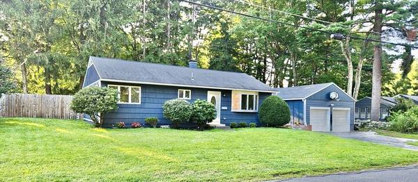 32 Crestwood Dr, Northborough, MA 01532