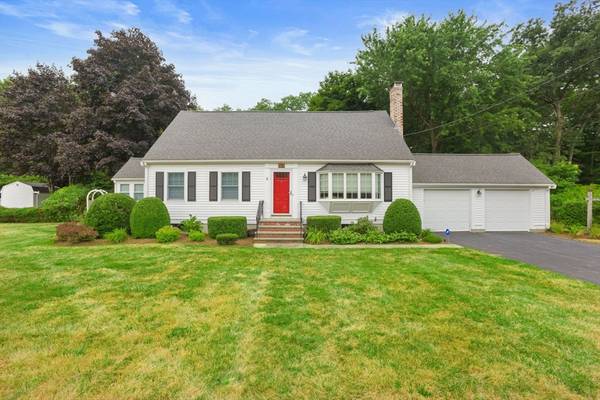 106 Twin Fawn Dr, Hanover, MA 02339