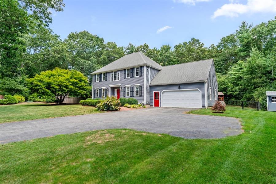 27 Malinda Ln, Pembroke, MA 02359