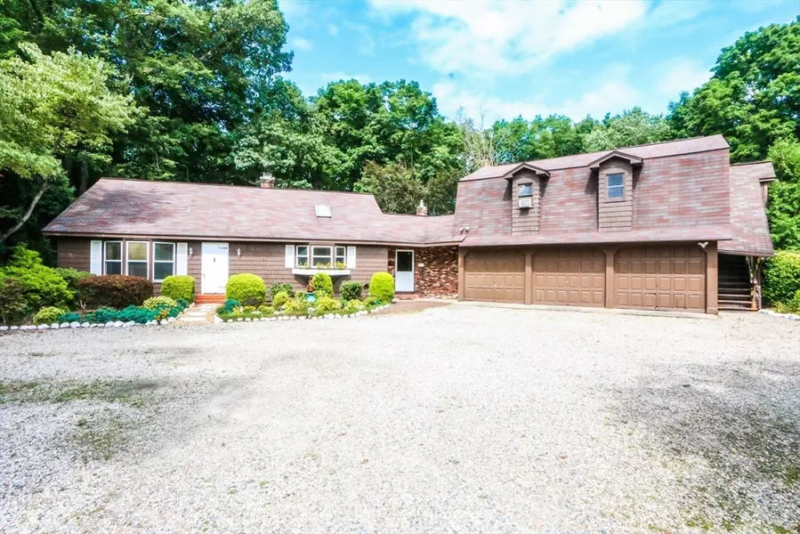 124 Barrington Road, Longmeadow, MA 01106