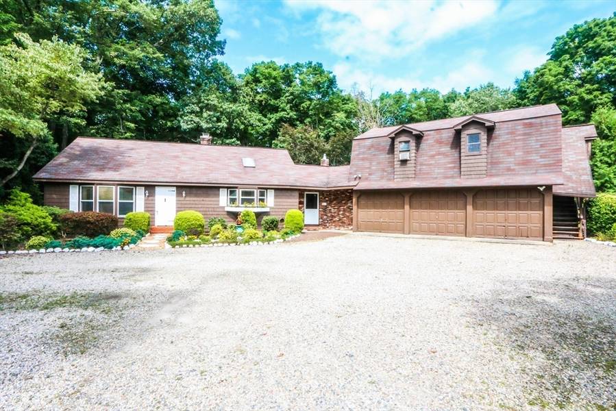 124 Barrington Road, Longmeadow, MA 01106