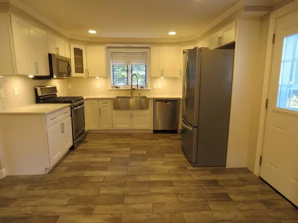 Rockland, MA 02370,2 Fitzgibbons Ln