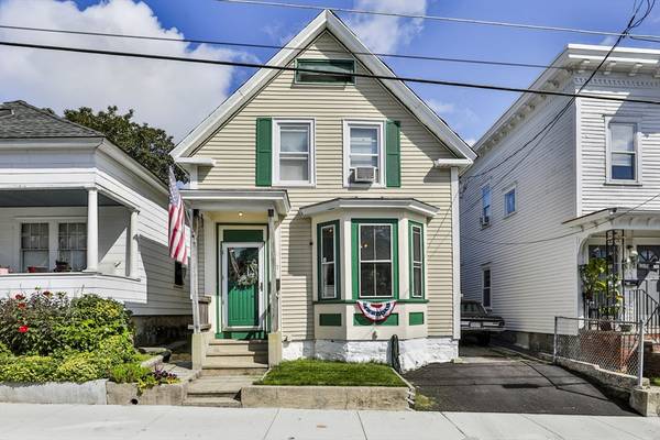 17 London St, Lowell, MA 01852