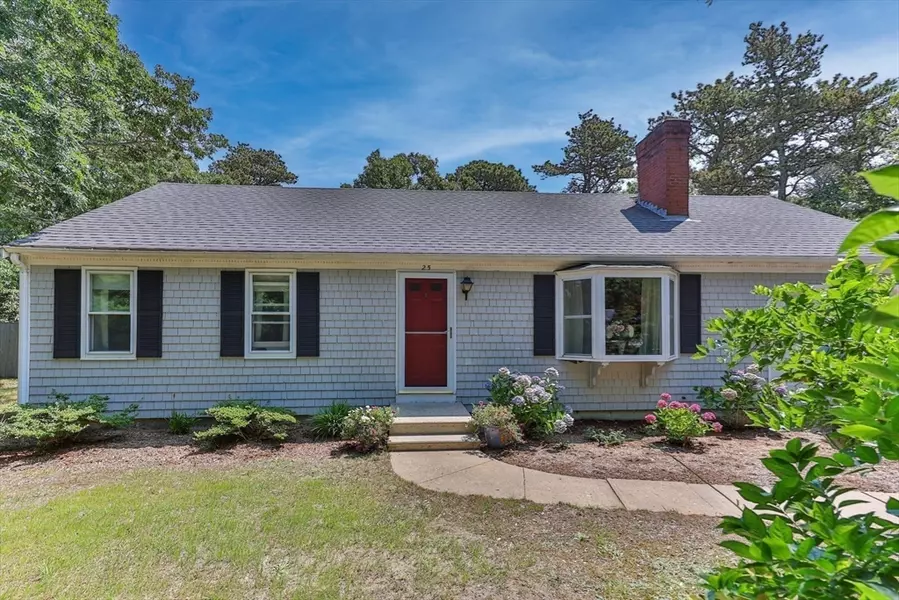 25 Beach Plum Ln, Brewster, MA 02631