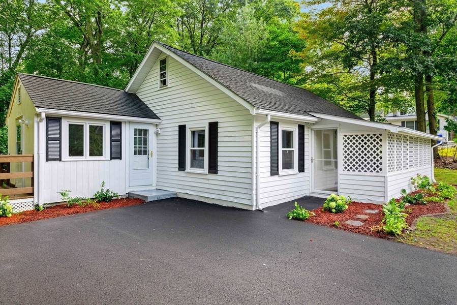 6 Leon Rd, Holbrook, MA 02343