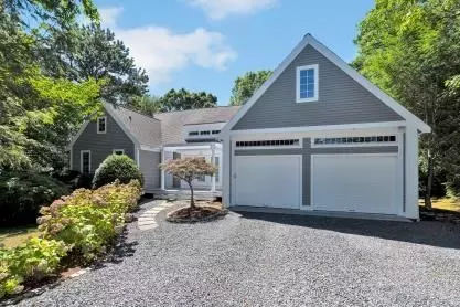 50 Hook Dr, Mashpee, MA 02649