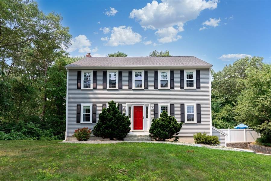 36 Plantation Rd, Plymouth, MA 02360