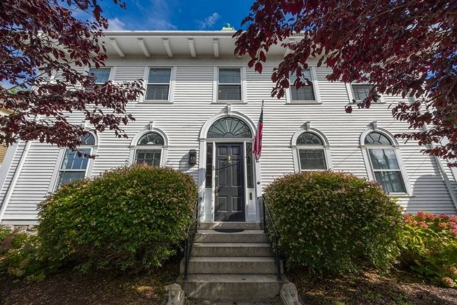 50 Center St, Fairhaven, MA 02719