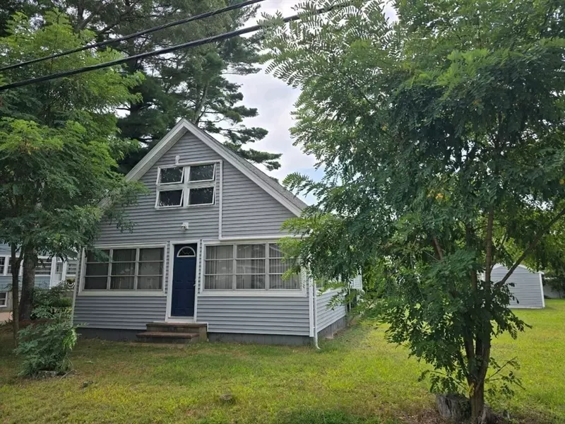 43 Shore Ave, Wareham, MA 02571