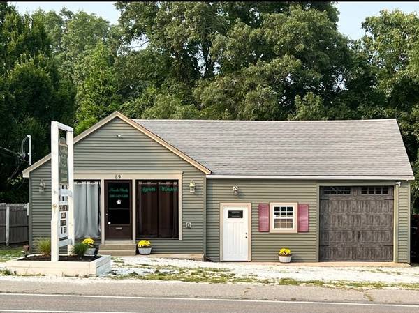 89 County Rd, Mattapoisett, MA 02739