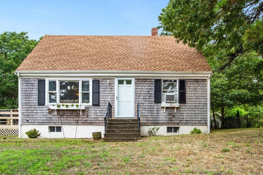 7 Wager Ln, Dennis, MA 02660