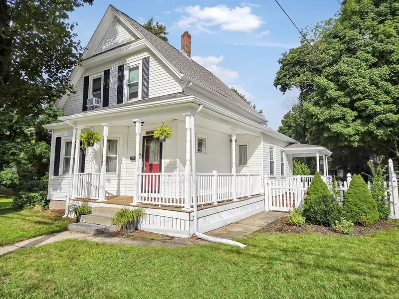 941 S Franklin St, Holbrook, MA 02343