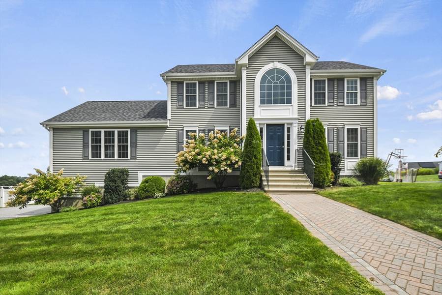 29 Briarcliff Drive, Auburn, MA 01501