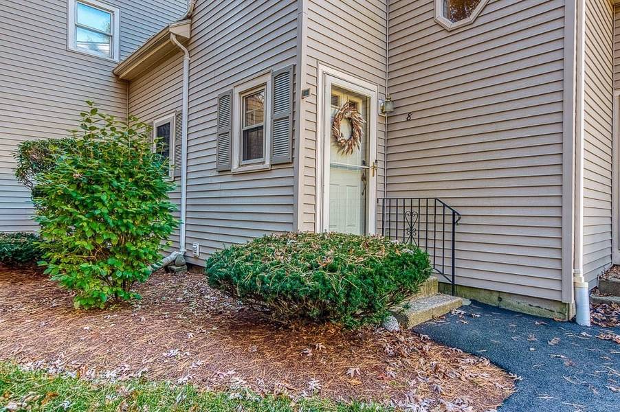 285 E Main St #8, Norton, MA 02766