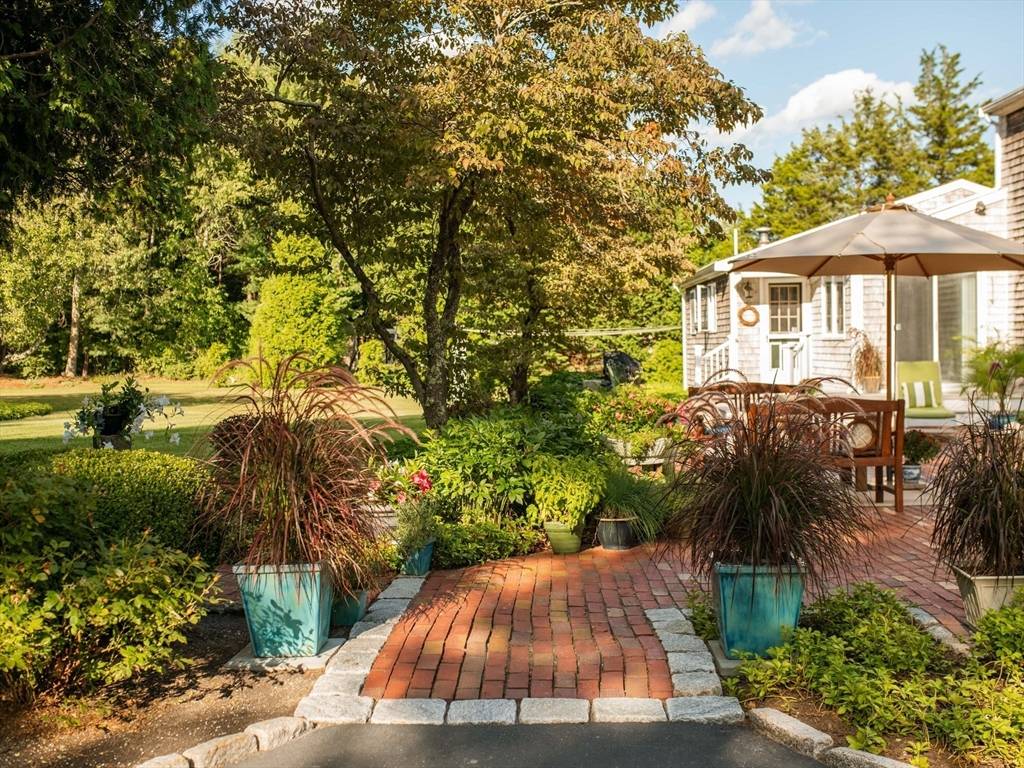 Duxbury, MA 02332,378 Winter St