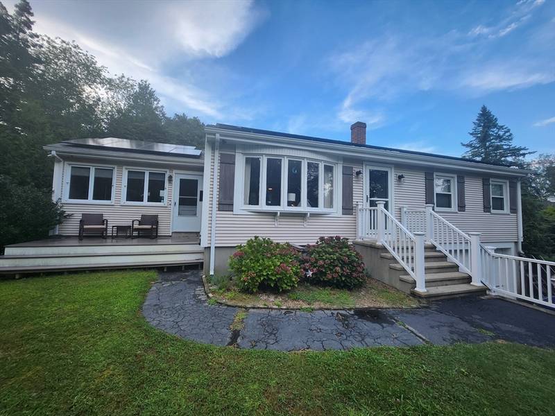 529 Wood  St, Swansea, MA 02777