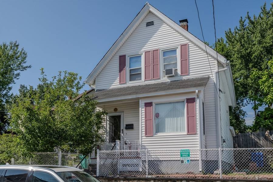 27 Arthur St, Lowell, MA 01851